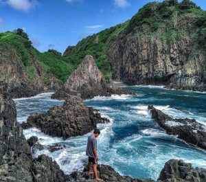 Pantai Semeti Sepotong Planet Krypton Di Pulau Lombok Bookingtogo