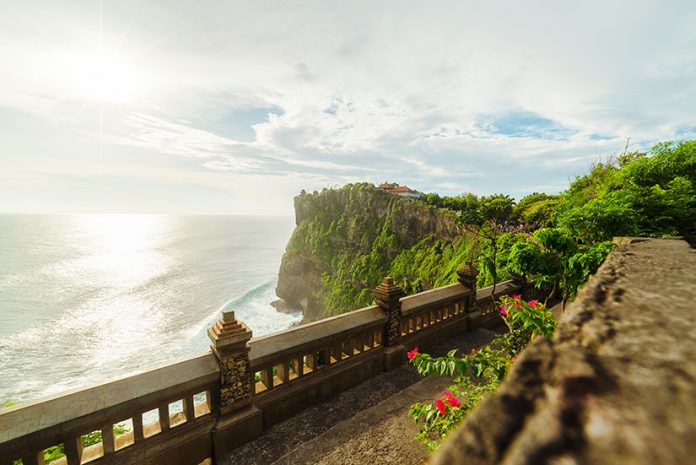 Pura Uluwatu Bali – Info Lengkap, Harga Tiket Masuk, Jam Buka & Tutup