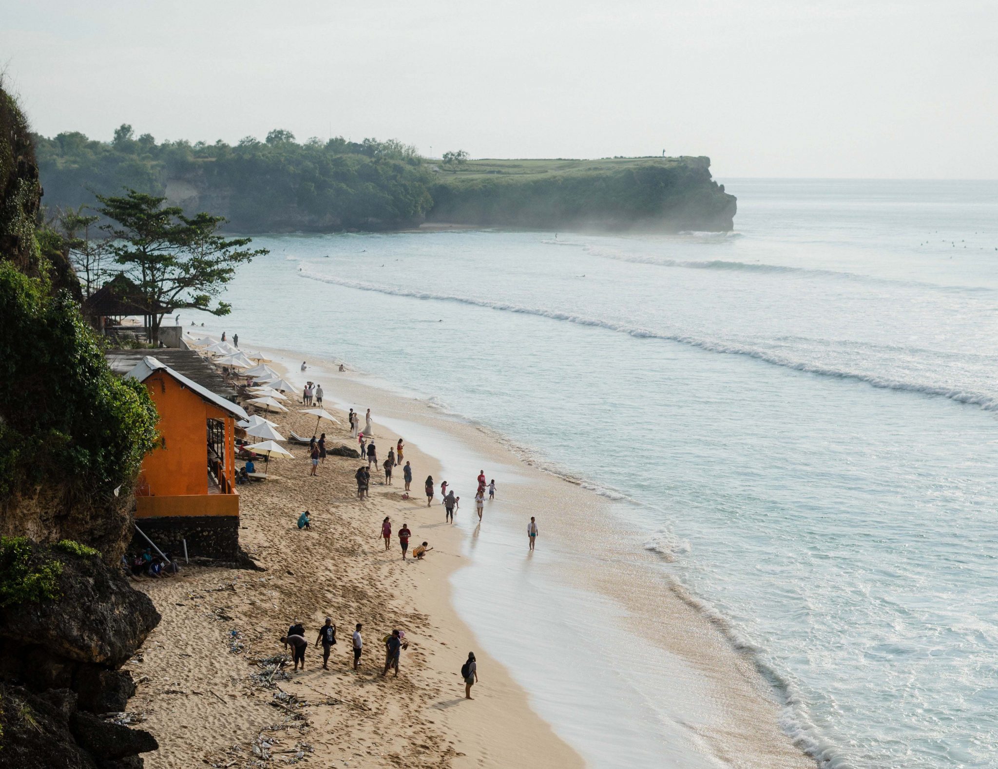 11 Pantai  untuk  Surfing Terbaik di  Bali  BookingToGo