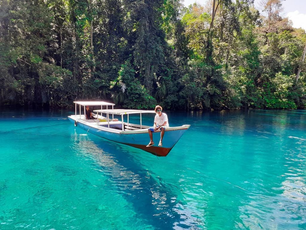 Danau Labuan Cermin Danau Dua Rasa Yang Indah Di Kalimantan Timur