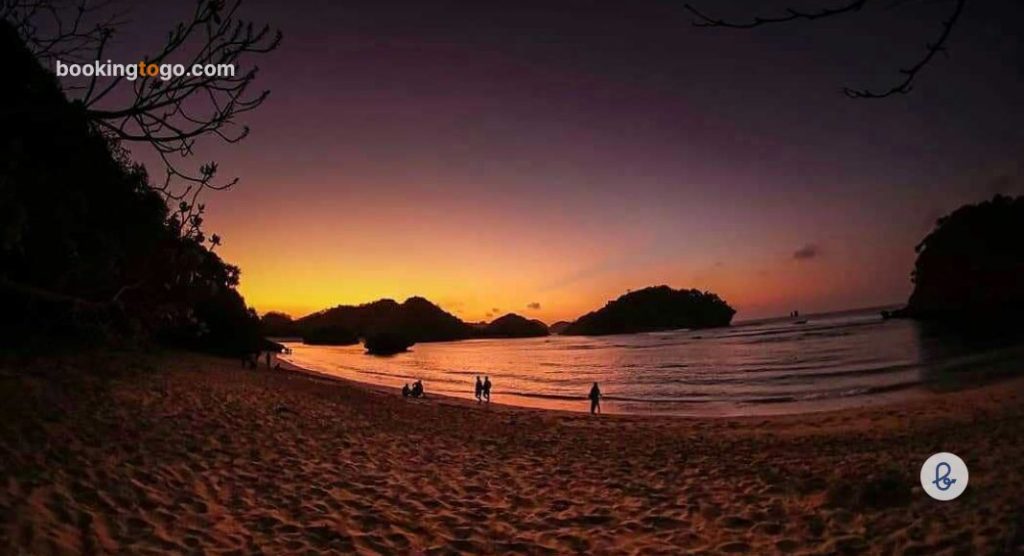 Pantai Teluk Asmara Raja Ampatnya Kota Malang Yang Menawan 