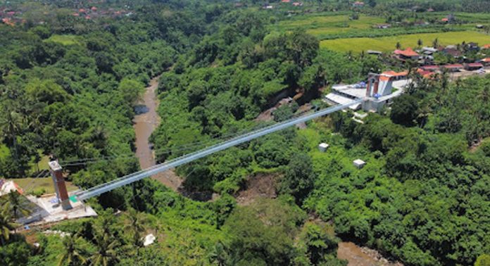 Bali Glass Bridge, Jembatan Kaca Terpanjang di Indonesia!