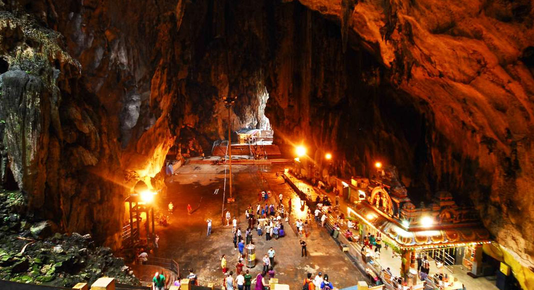 Menikmati Keindahan Gua di Batu Caves Malaysia