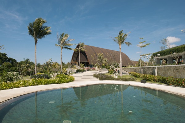 Merusaka Nusa Dua Hotel rekomendasi di Bali