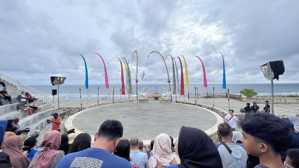 Pantai Melasti Bali Sejarah Tiket Masuk Rute Dan Aktivitas Terbaru 2023 1420