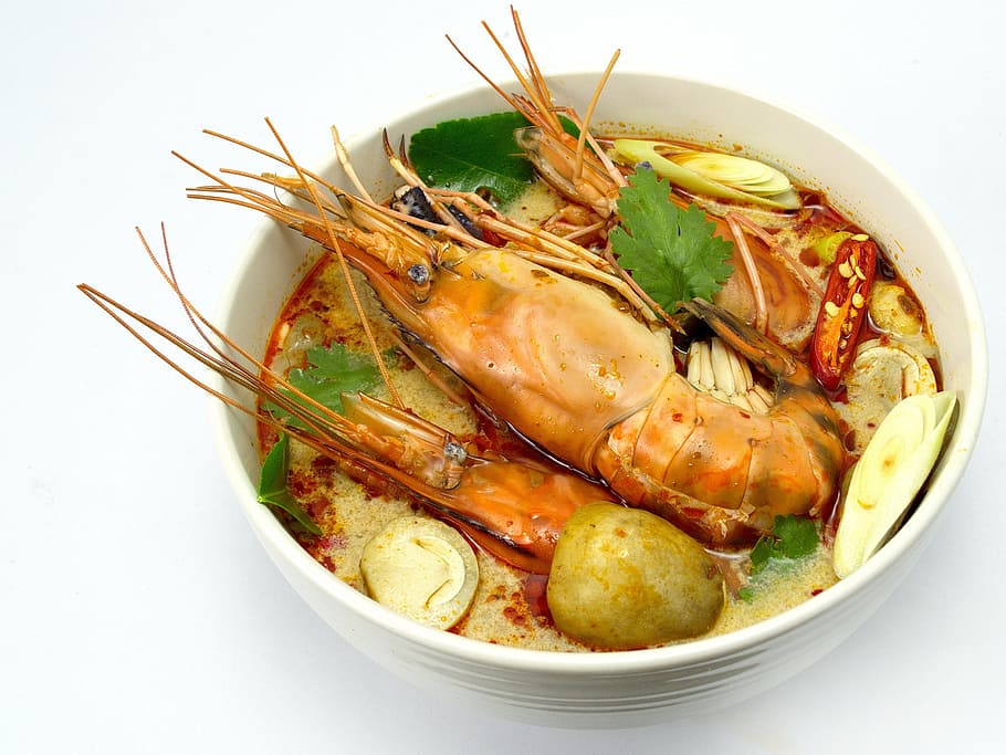 Makanan Khas Thailand yang Terkenal tom yum goong