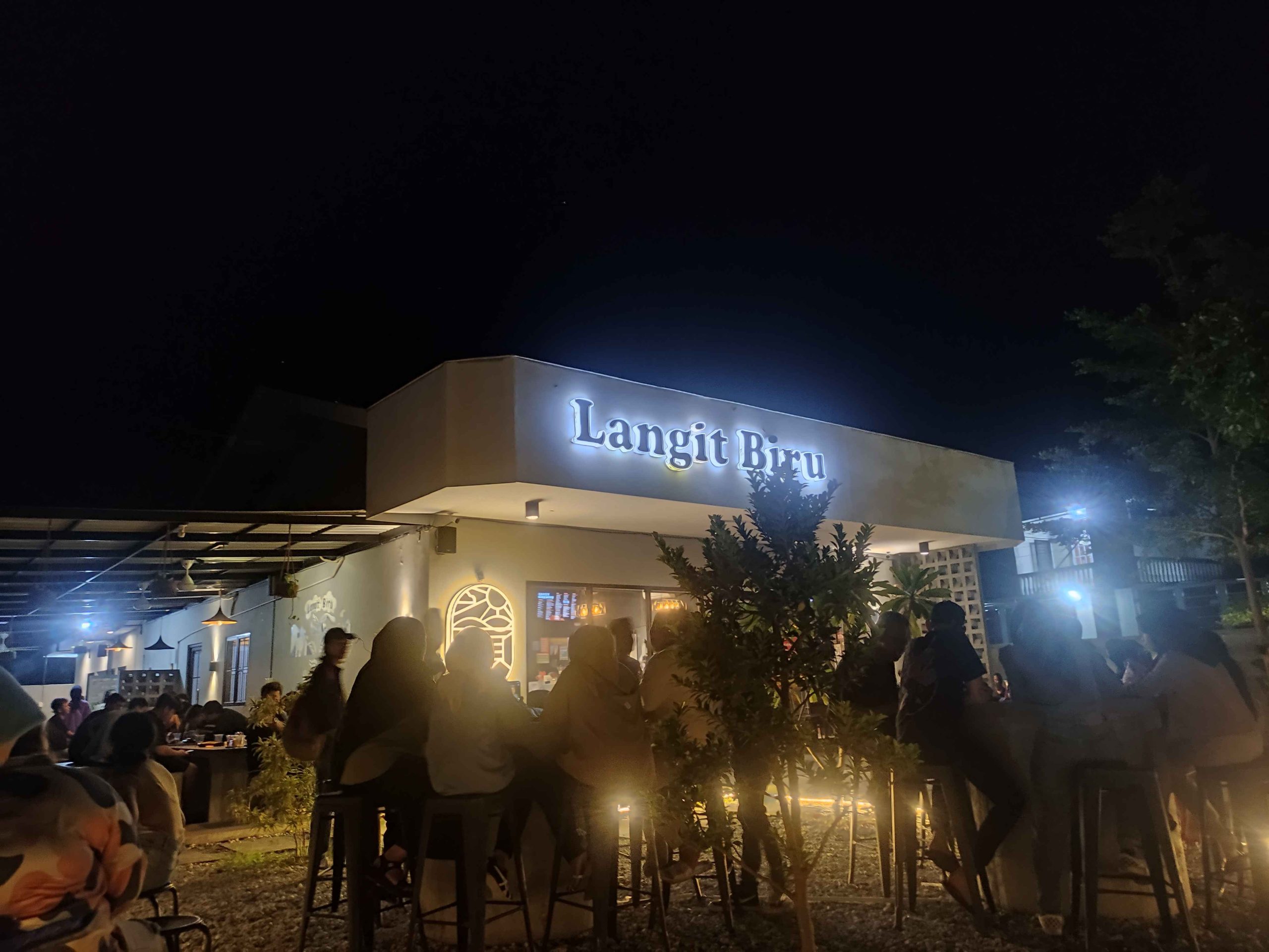 Langit Biru Coffee & Eatery Pekanbaru tempat nongkrong di Pekanbaru