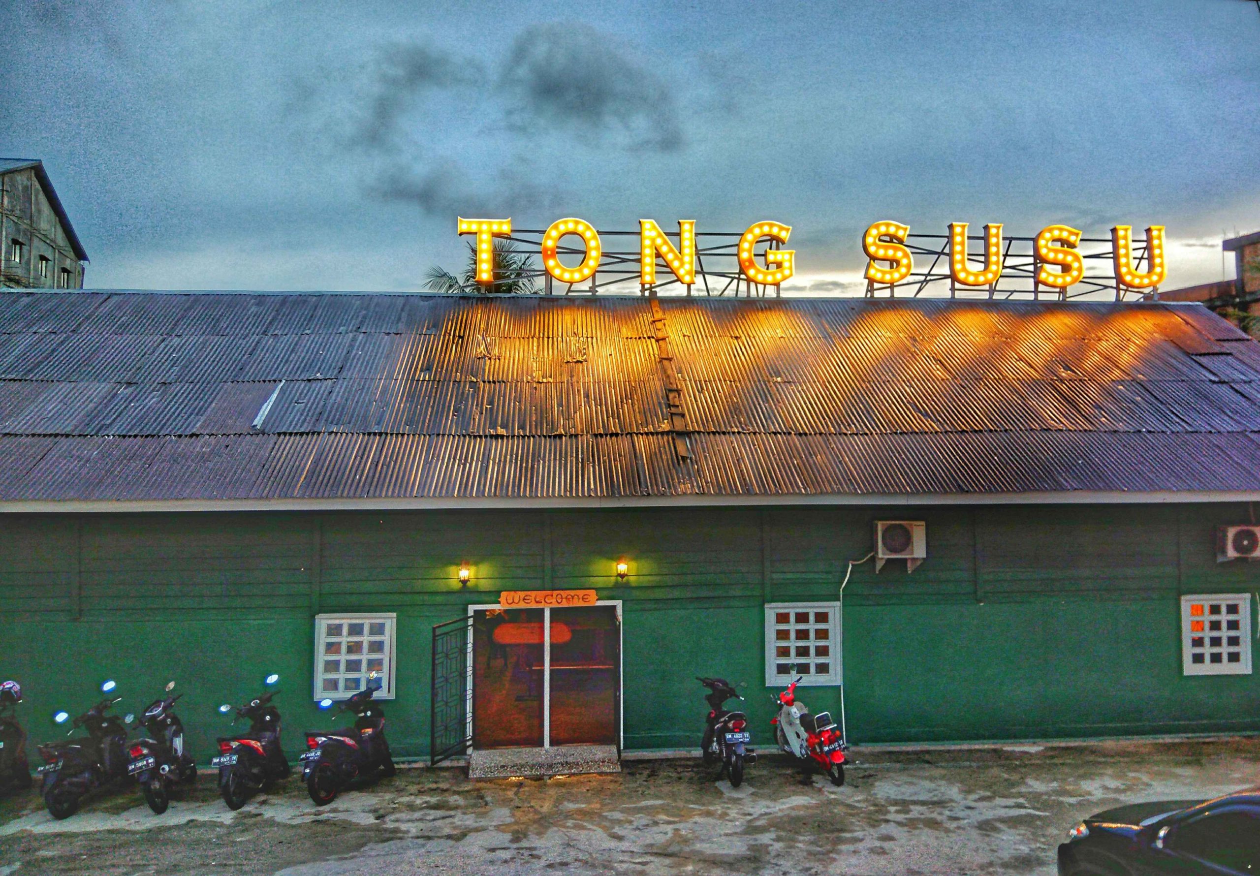 tempat nongkrong di Pekanbaru Tong Susu Cafe
