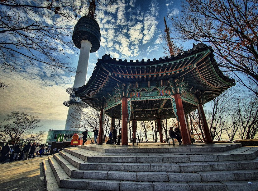 Namsan Tower wisata musim gugur di Korea