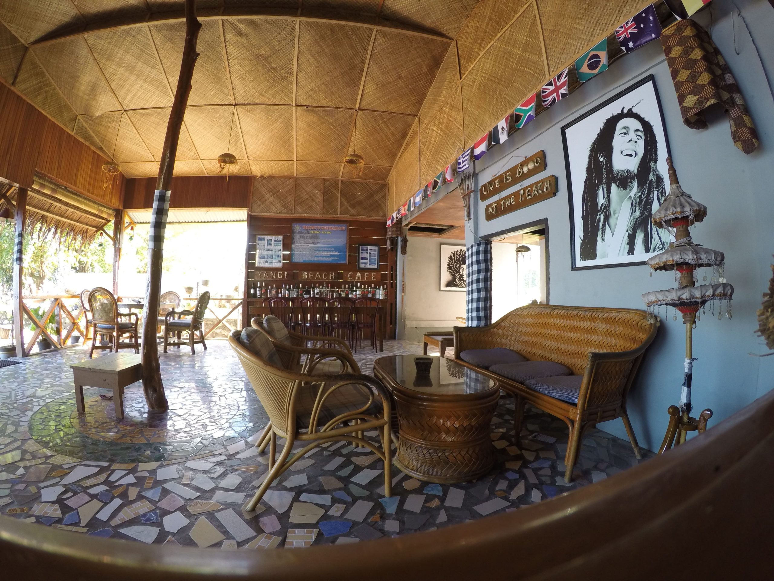 Yangi Beach Cafe