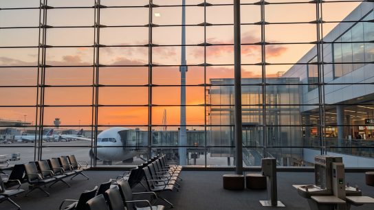 tiket pesawat Jakarta ke surabaya